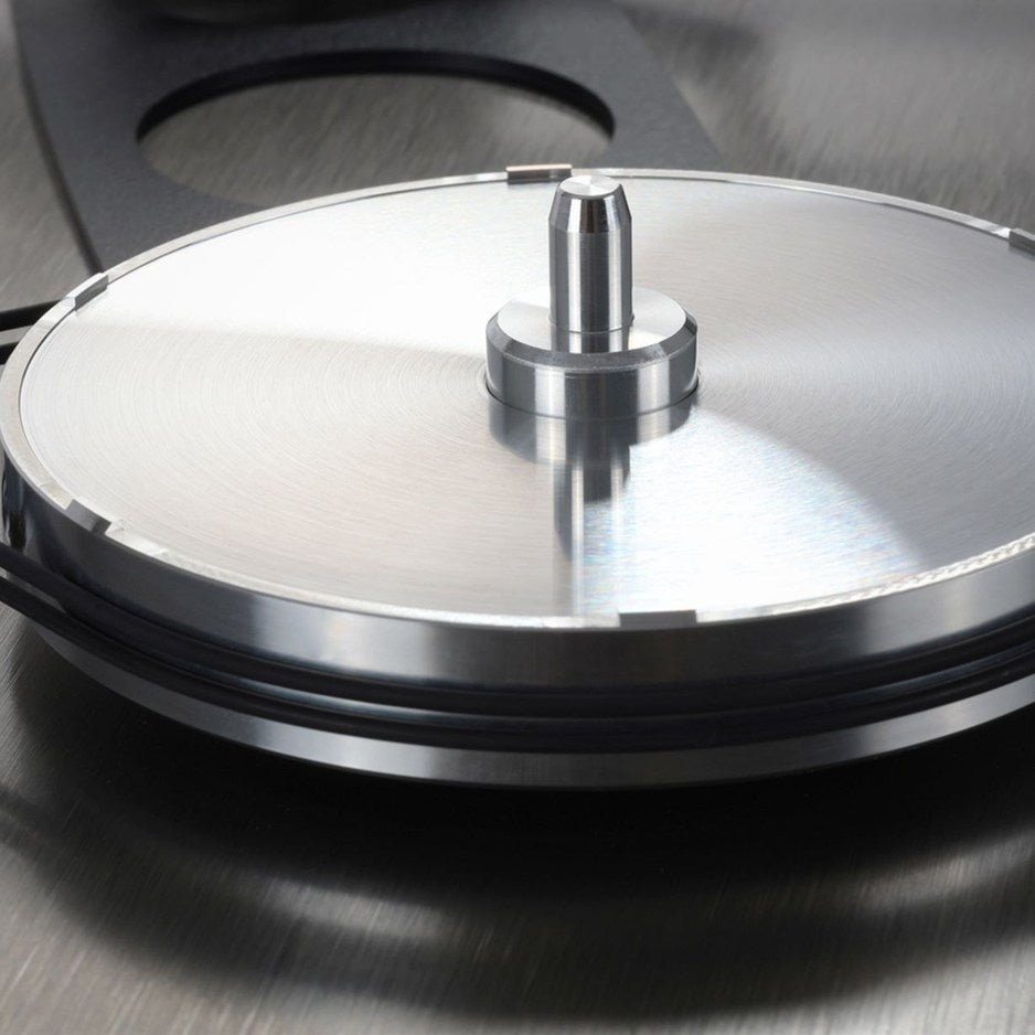 Rega Planar 6 RS AFC Turntable, Brushed Aluminum, aluminum sub-platter and bearing spindle close-up with the twin drive belts