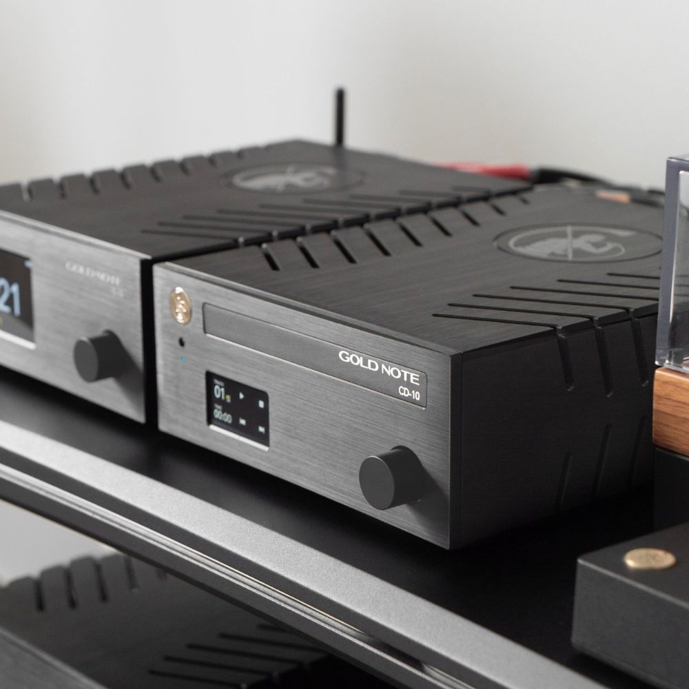 Gold Note CD-10 CD Player black in use