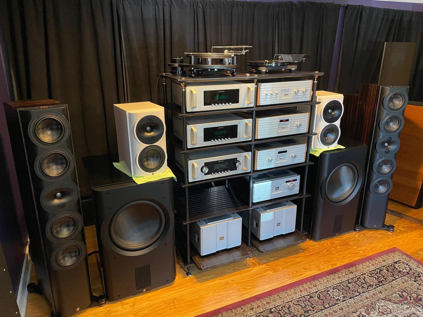 Listening Room Image of Perlisten and Soulnote