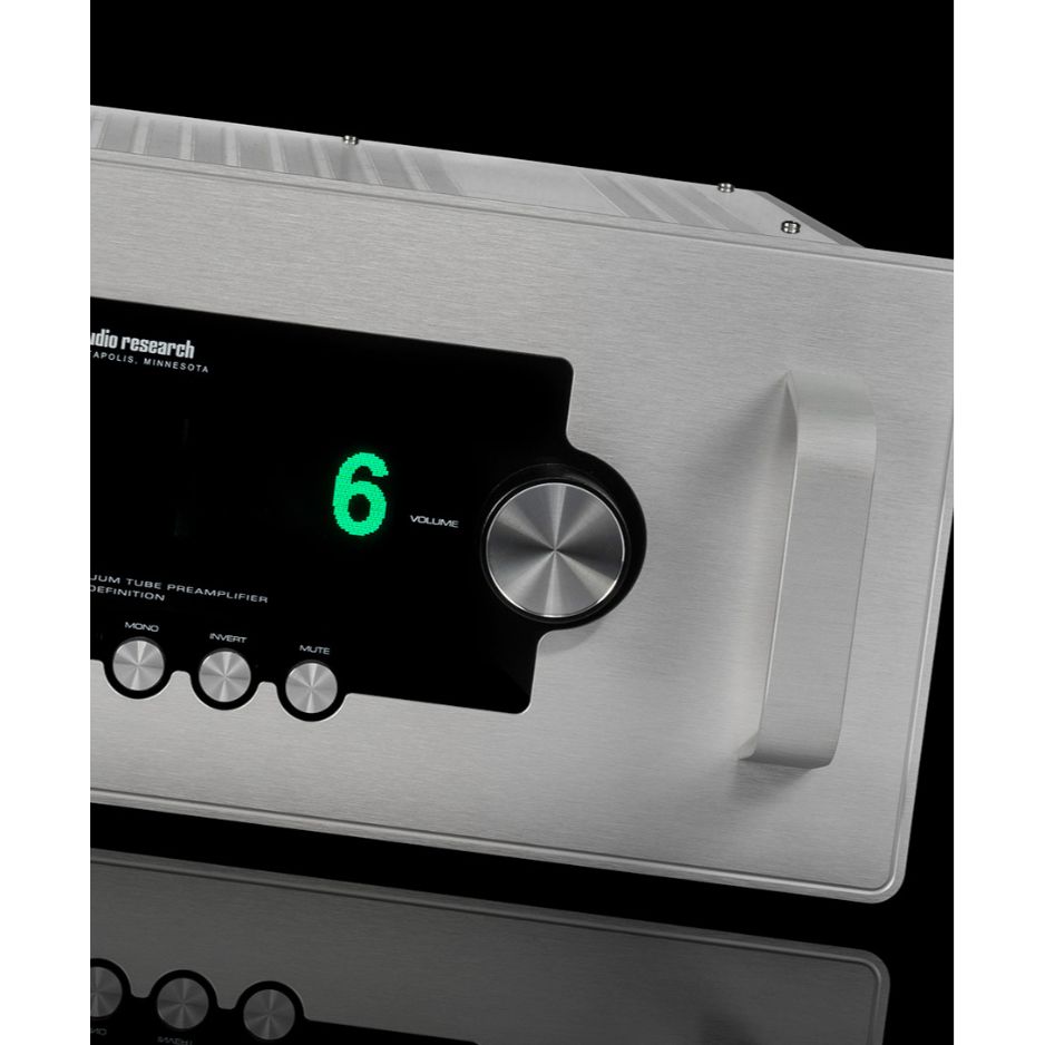 Audio Research Reference 6SE Preamplifier silver front close