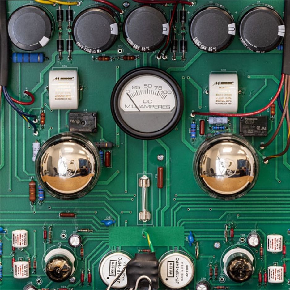 Rogue Audio Stereo 100 Dark amplifier inside details