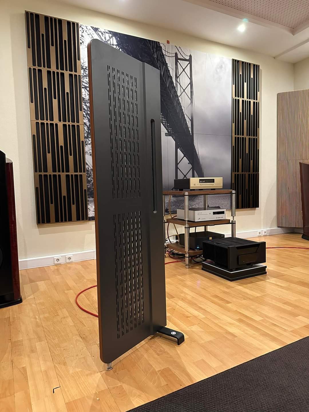 Diptyque DP160mk2 in a listening room