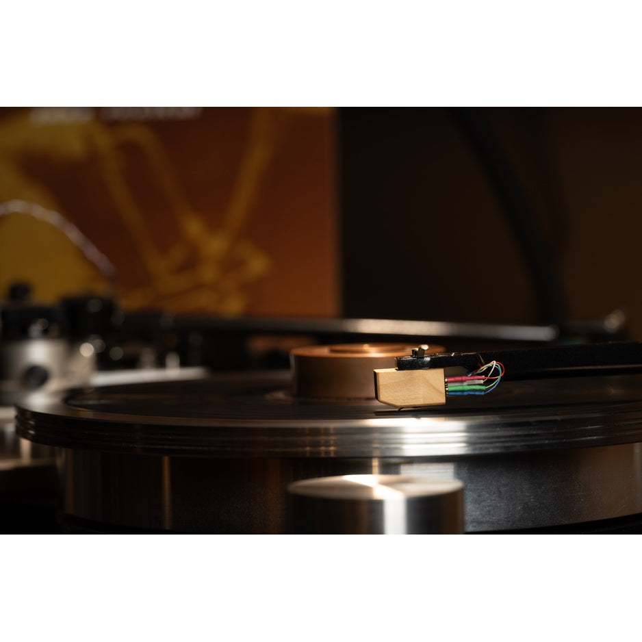 Grado Sonata4 mounted on tonearm closeup