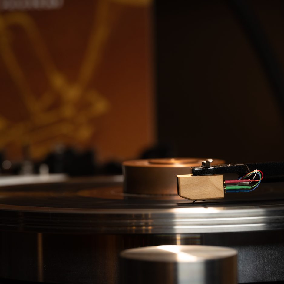 Grado Timbre Sonata4 cartridge on platter with album art