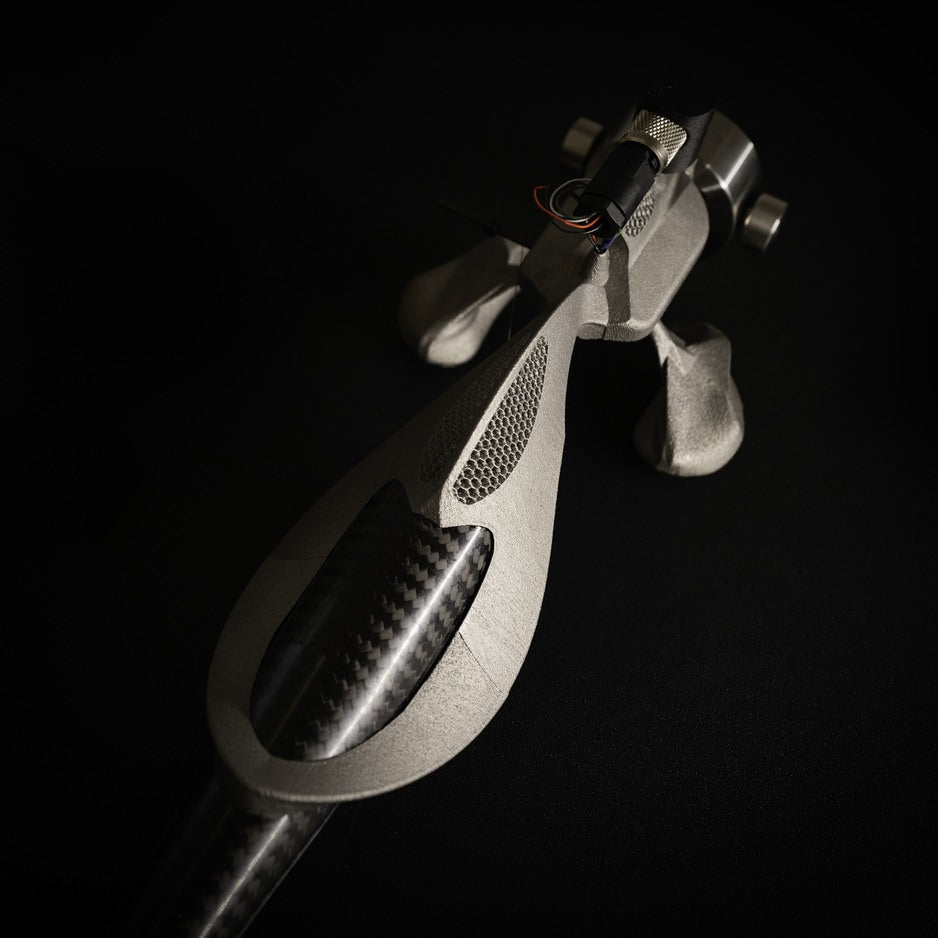 Wilson Benesch Graviton Ti Armwand - Matt Titanium counterweight detail showing SLS titanium tessellated structures