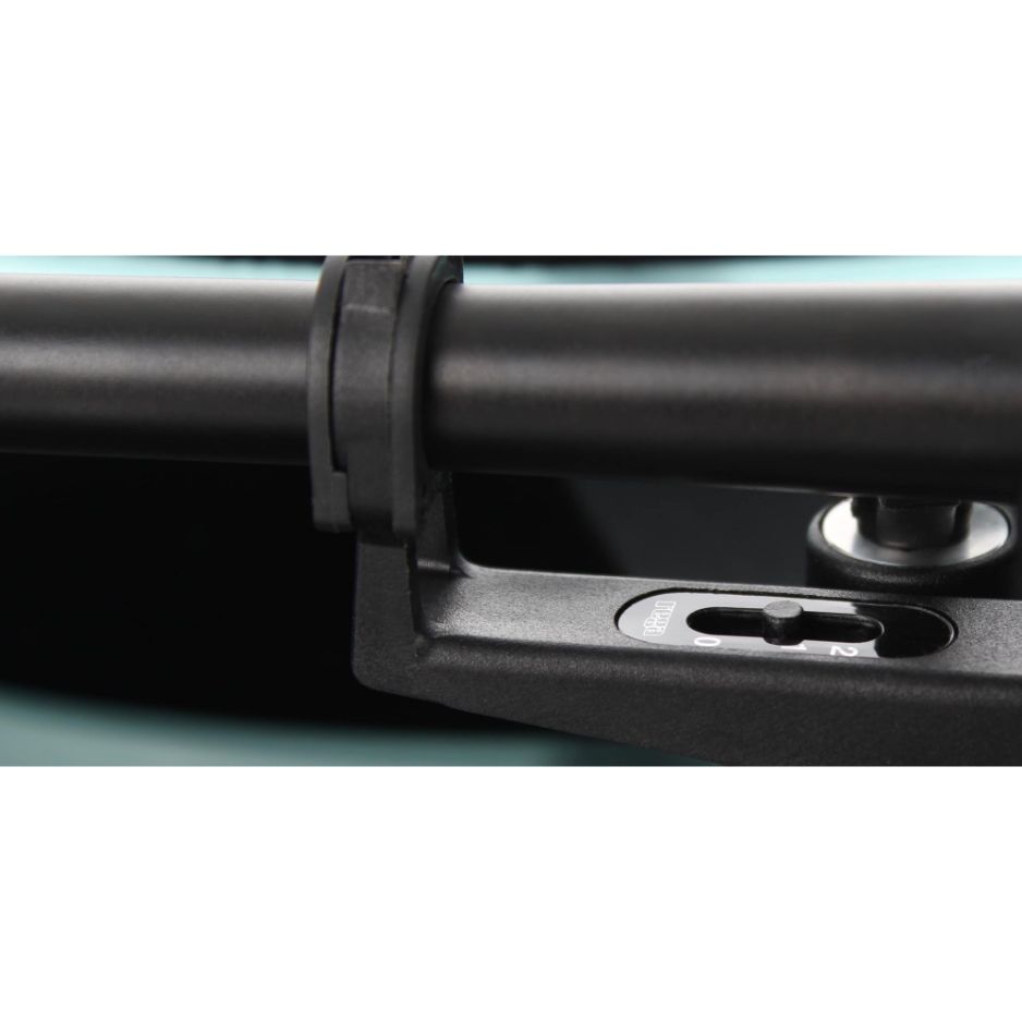 Rega RB220 Tonearm closeup