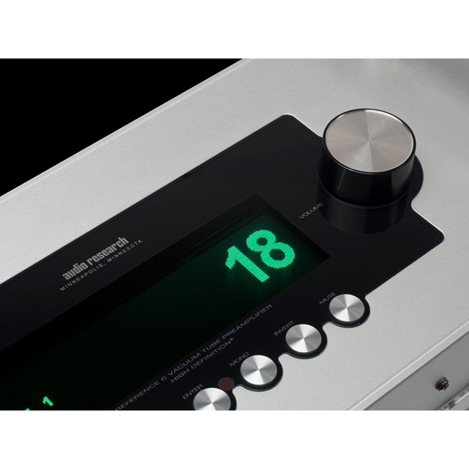 Audio Research Reference 6SE Preamplifier silver front close