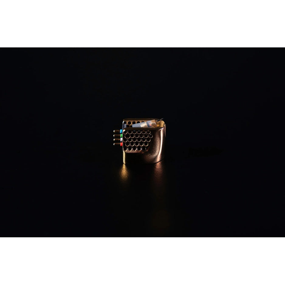 Wilson Benesch Tessellate Ti-D Cartridge side profile in Polished Gold finish