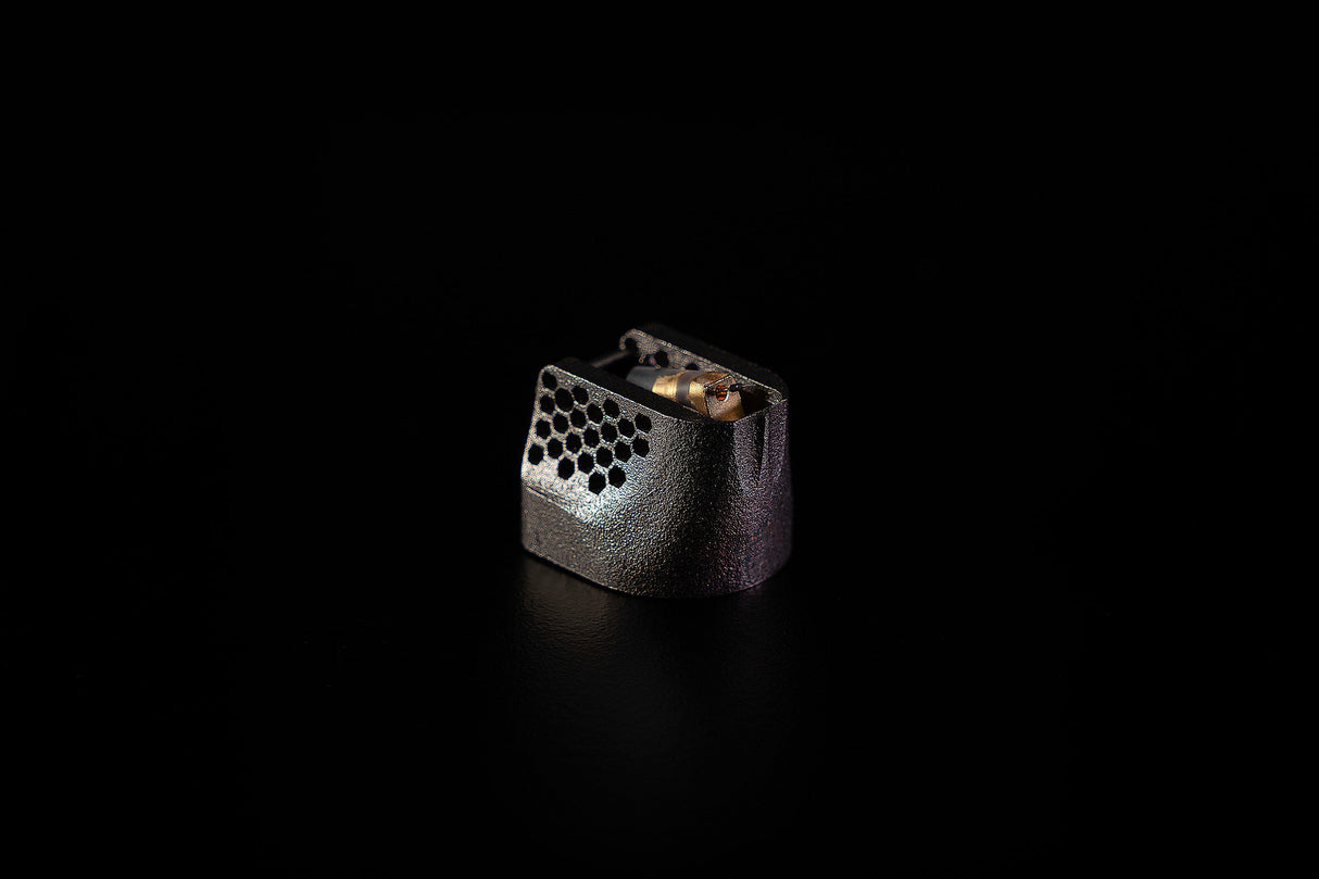 Wilson Benesch Tessellate Ti-D Cartridge in Matt Titanium finish