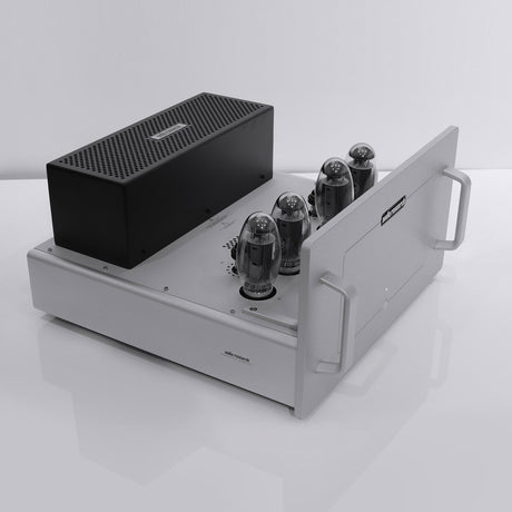 Audio Research D-80 three-quarter angle view