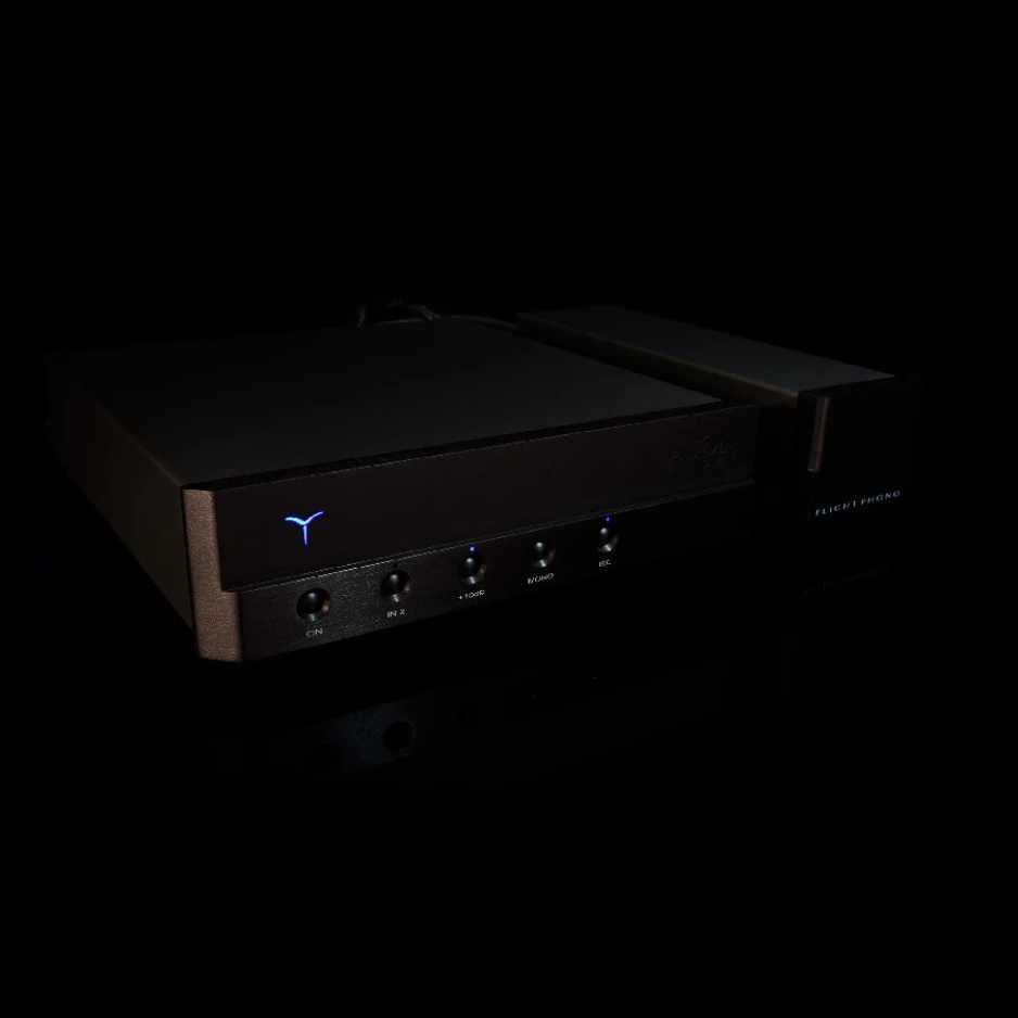 Audia Flight FL Phono PreAmplifier – The Listening Room
