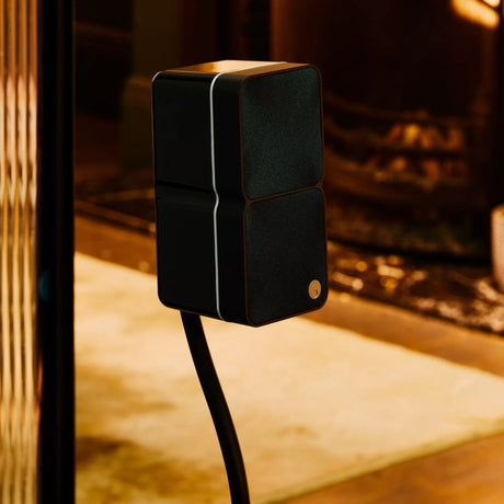 Cambridge Audio MINX MIN22 Compact Speaker black lifestyle