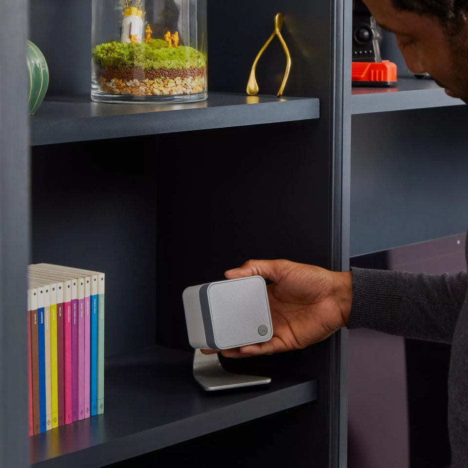 Cambridge Audio MINX MIN12 Compact Speaker white lifestyle