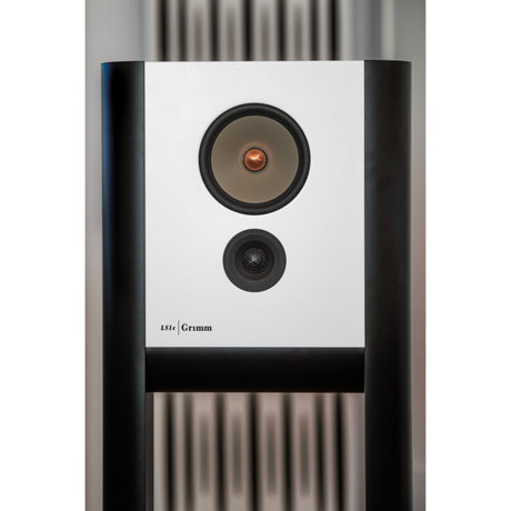 Grimm Audio LS1c Loudspeaker white in living room 