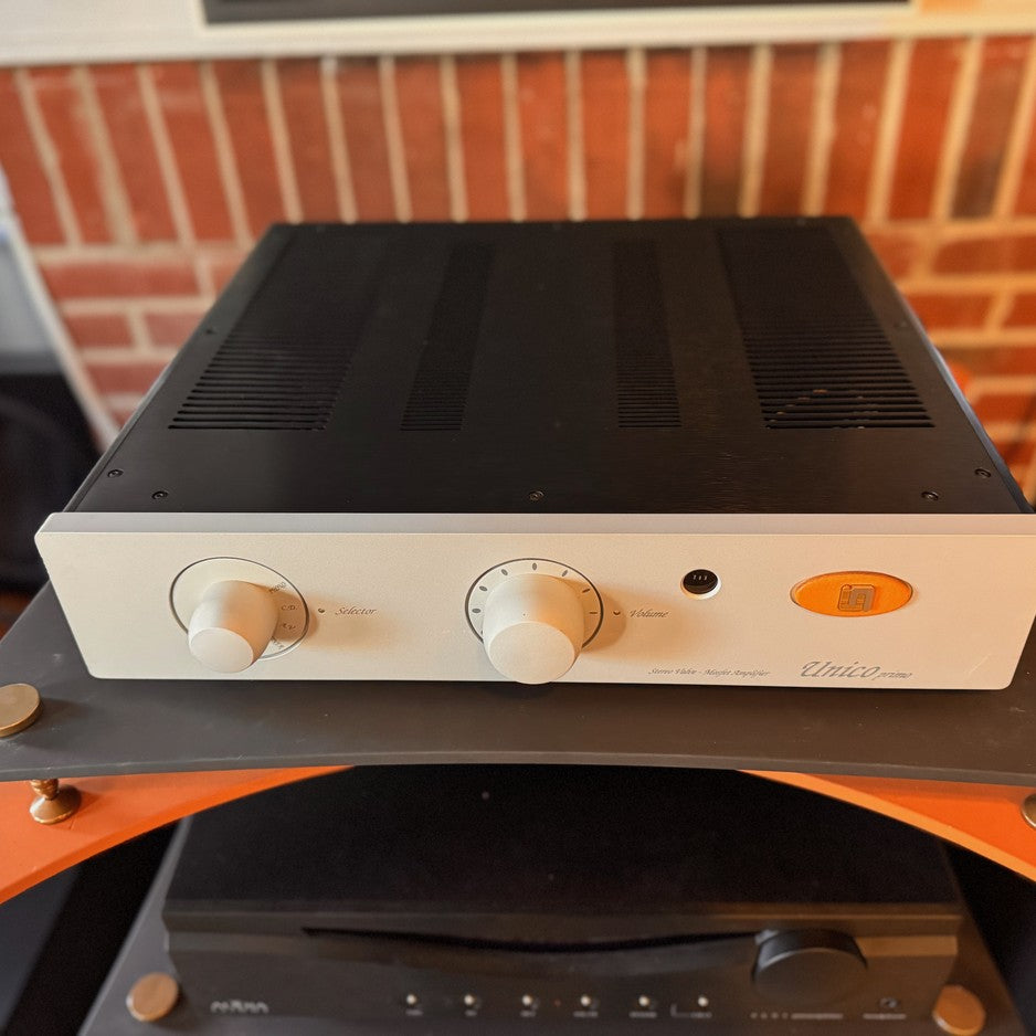 Unison Research Unico Primo integrated amplifier front panel with selector and volume controls