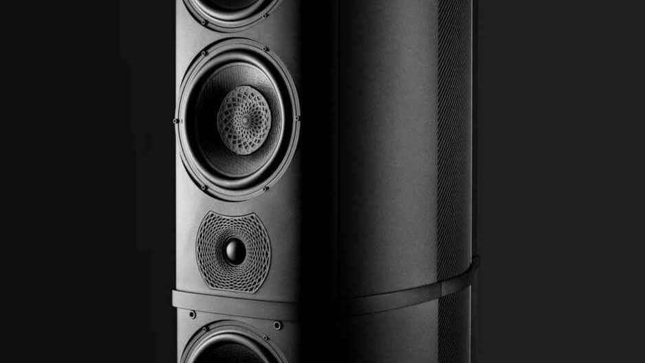Wilson Benesch loudspeaker driver array showing midrange directly coupled to amplifier with no crossover components