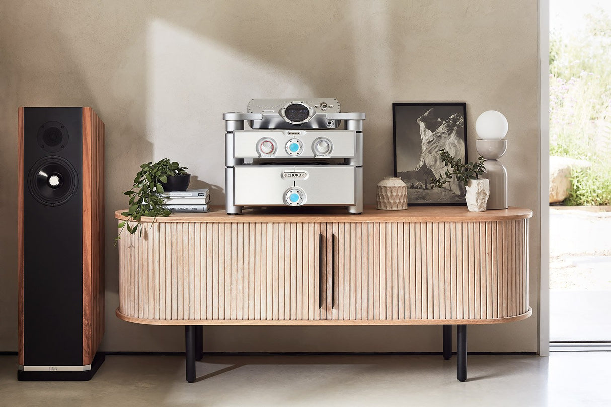 Chord Electronics Choral system with Prima and Etude in living room