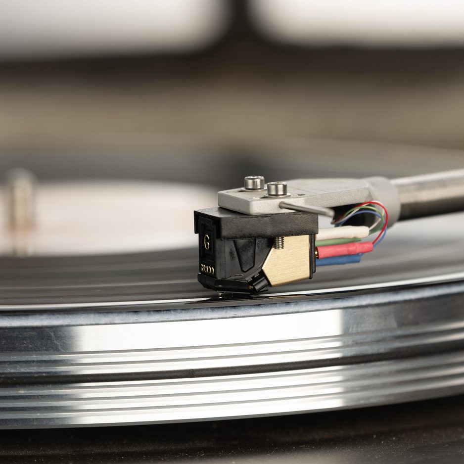 Grado Gold4 tonearm closeup with lead wires visible