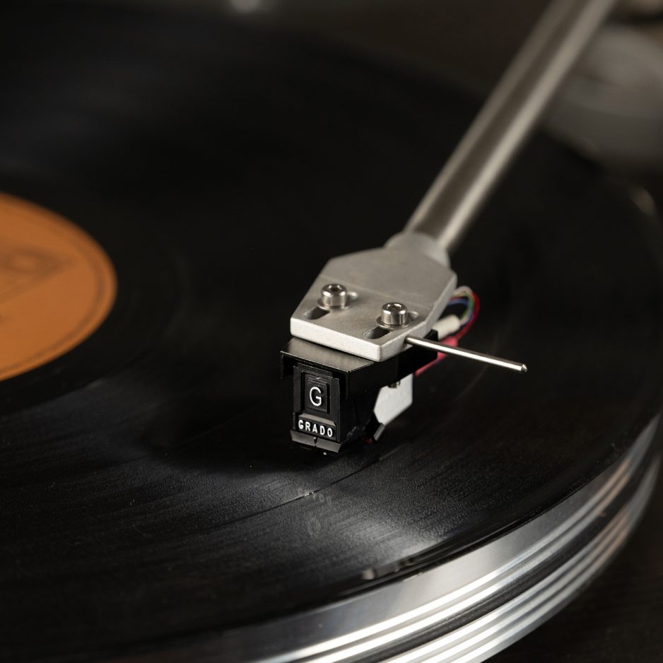 Grado Green4 tracking vinyl with record label visible
