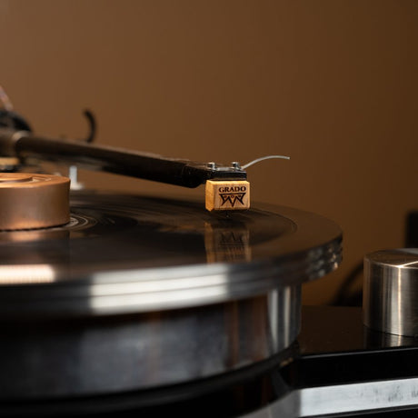 Grado Platinum4 in warm listening room atmosphere