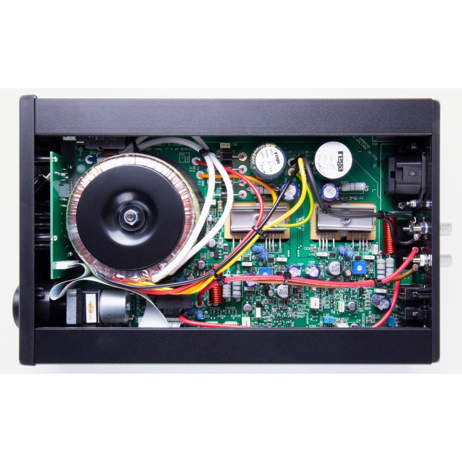  Rega IO Integrated Amplifier interior