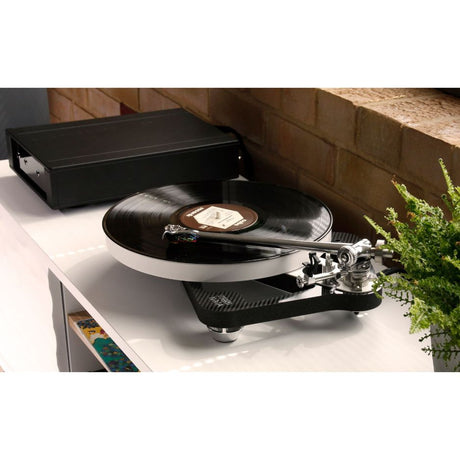 Rega Naia Turntable closeup in rom with psu