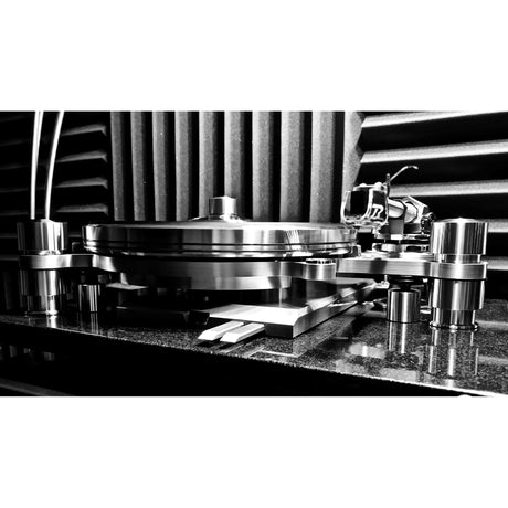 Oracle Audio Delphi MkVII Reference Turntable, granite base close-up, low front view