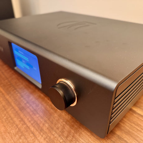 Perlisten DSPx Active Digital Crossover, Black, control knob and finned right side panel close-up