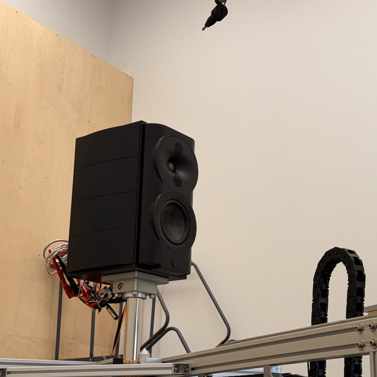 Perlisten S4b Black Edition Bookshelf Speaker, Black, lifestyle, on a Klippel Near Field Scanner at Perlisten