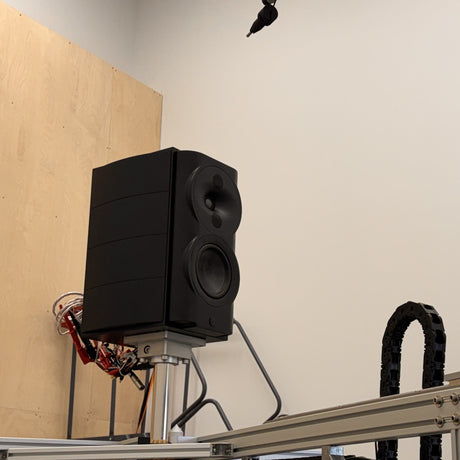 Perlisten S4b Black Edition Bookshelf Speaker, Black, lifestyle, on a Klippel Near Field Scanner at Perlisten