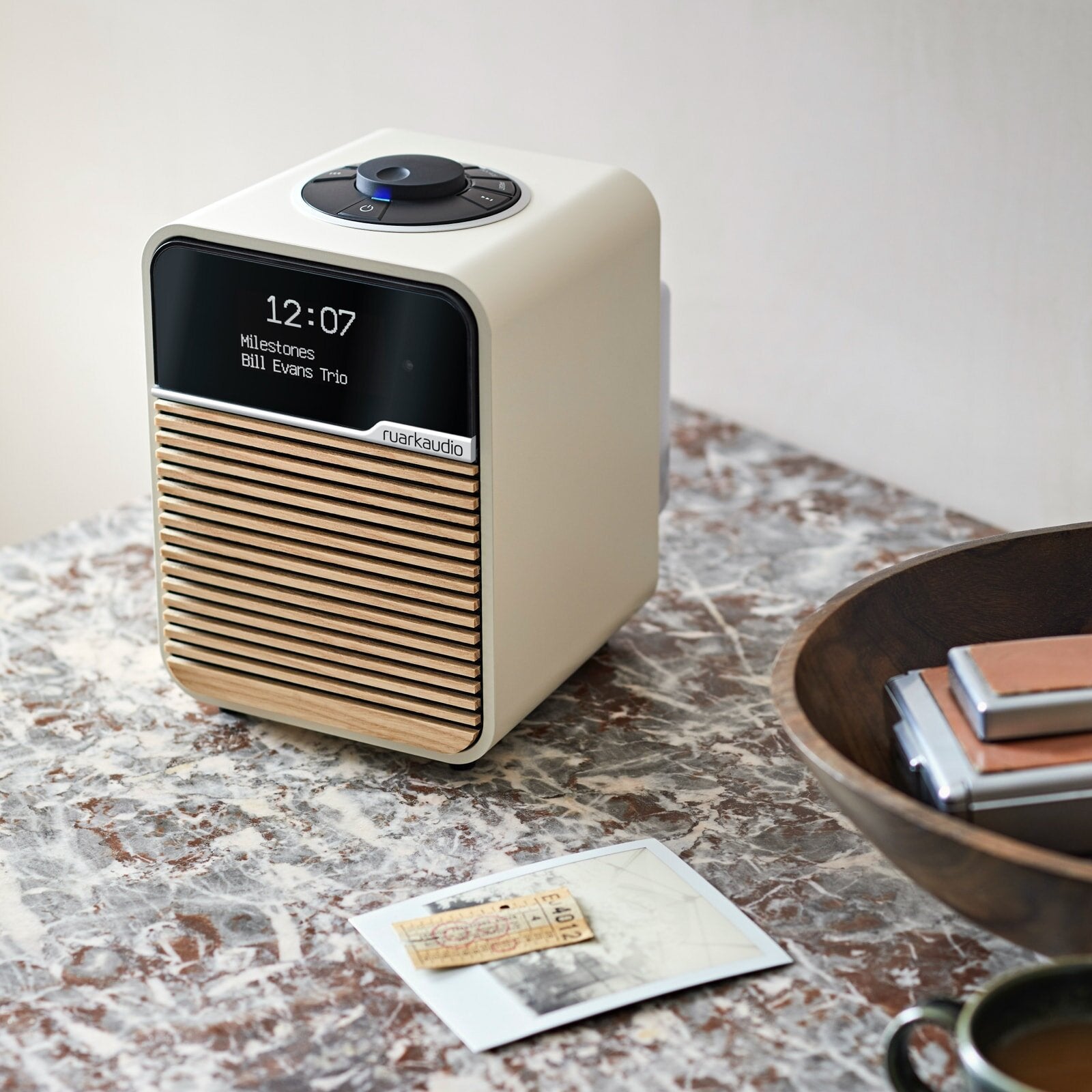 【美品/保証期間内】Ruark Audio R1 Mk4 スピーカー Ruark Audio R1 MK4 Bluetooth Radio – The Listening Room